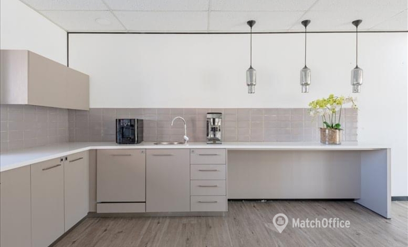 100 m² Business space in Johannesburg, Country Club Estate (2052) - 3 | MatchOffice.com