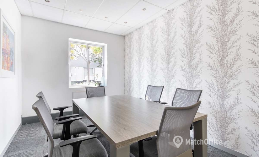 10 m² Business space in Johannesburg, 35 Fricker Road (2196) - 2 | MatchOffice.com