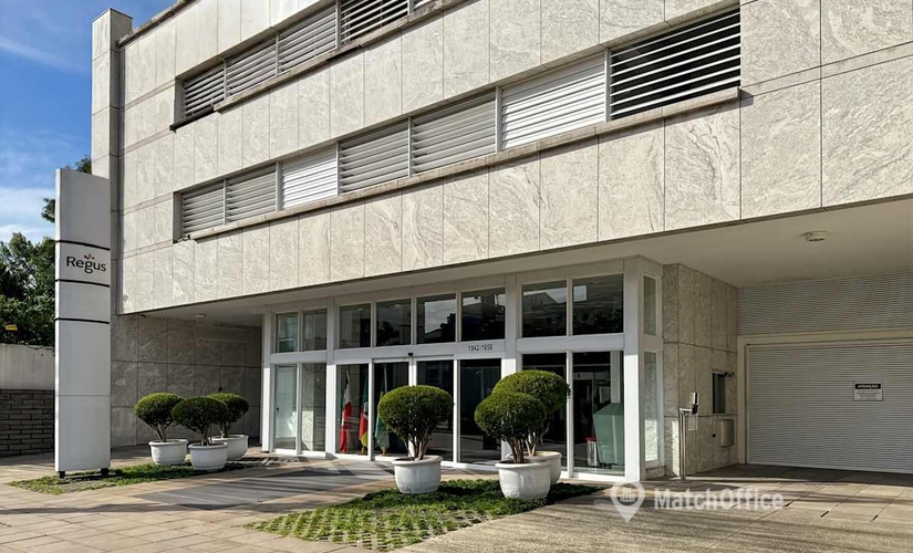 10 m² Business space in Porto Alegre, 1942 Carlos Gomes Avenida (90480-002) - 0 | MatchOffice.com