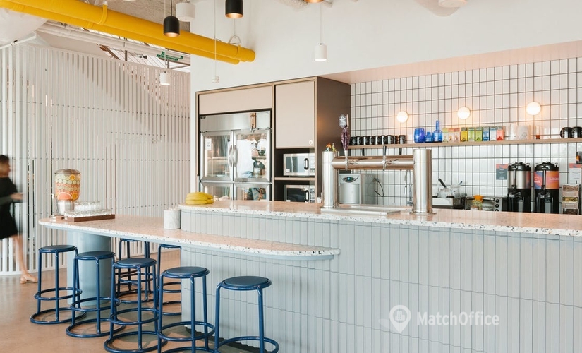 40 m² Business space building for rent in Toronto, King Street West 1050 (M6K 0C7) - 1 | MatchOffice