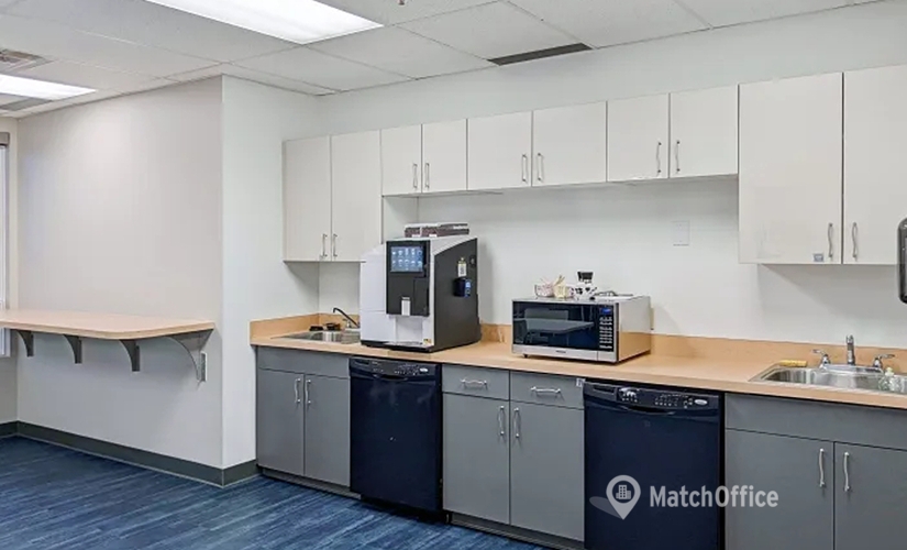 50 m² Business center in Edmonton, AB, Manulife Place (T5J 3S4) - 4 | MatchOffice.com