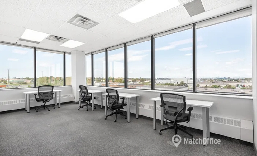 100 m² Business park in Toronto, 125 Commerce Valley Dr W (L3T 7W4) - 1 | MatchOffice.com
