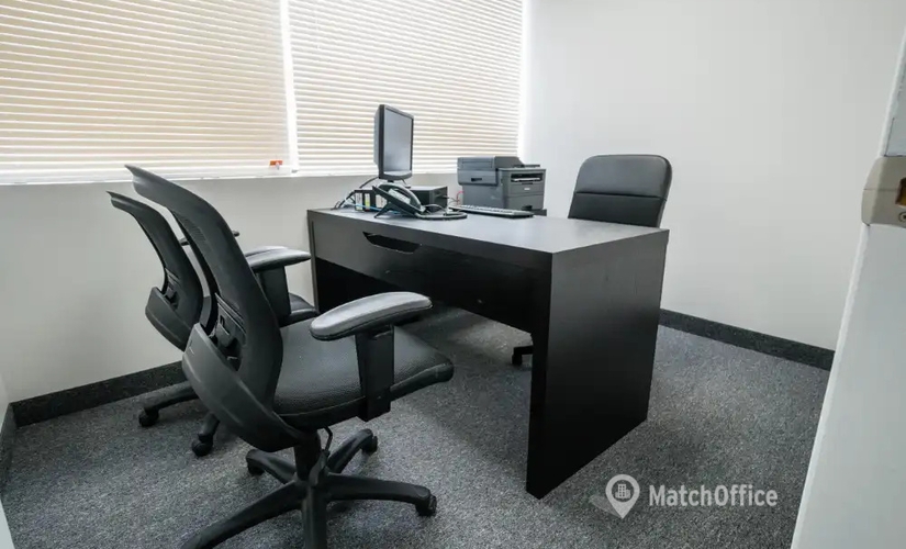 200 m² Business space in Richmond Hill, ON, 330 Highway 7 (L4B 3P8) - 0 | MatchOffice