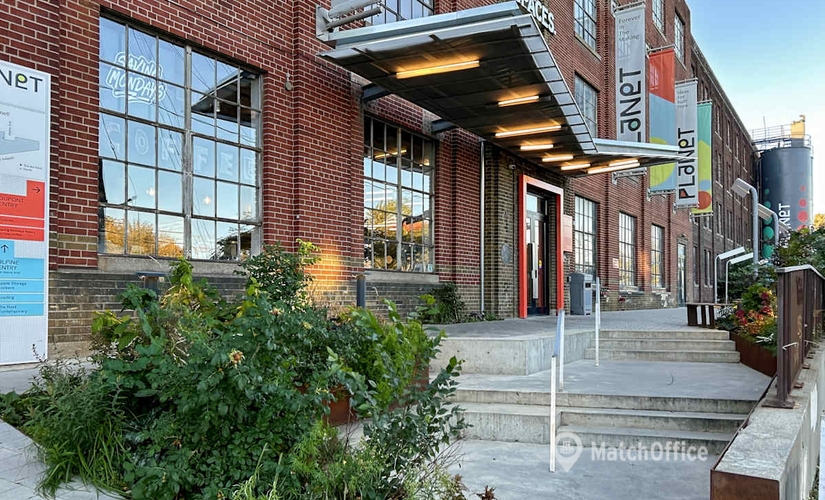 10 m² Coworking space in Toronto, 1655 Dupont St. (M6P 3T1) - 0 | MatchOffice