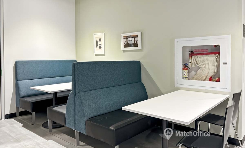 10 m² Shared workspace  in Toronto, 30 Powerhouse St (M6H 0C6) - 4 | MatchOffice