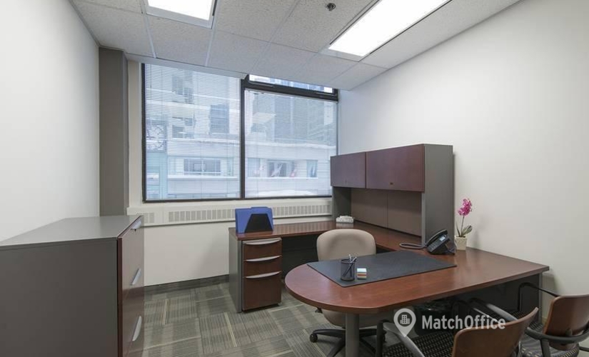 3000 m² Business park place available to rent in Ottawa, ON, 440 Laurier Ave W (K1R 7X6) - 1 | MatchOffice