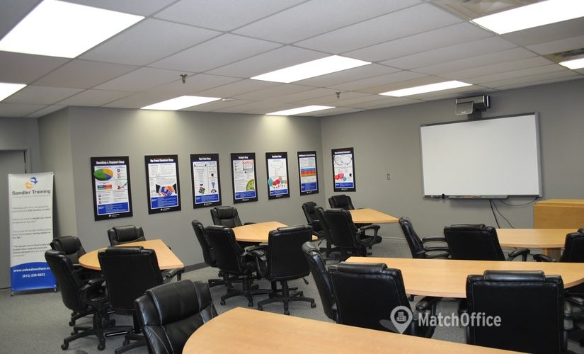 200 m² Business space in Ottawa, ON, Bongard Avenue 70 (K2E 6V2) - 1 | MatchOffice