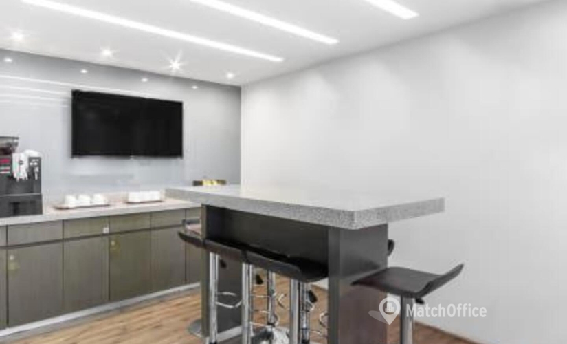 300 m² Business space in Santiago, Avenida Apoquindo 4501 (7550000) - 0 | MatchOffice.com