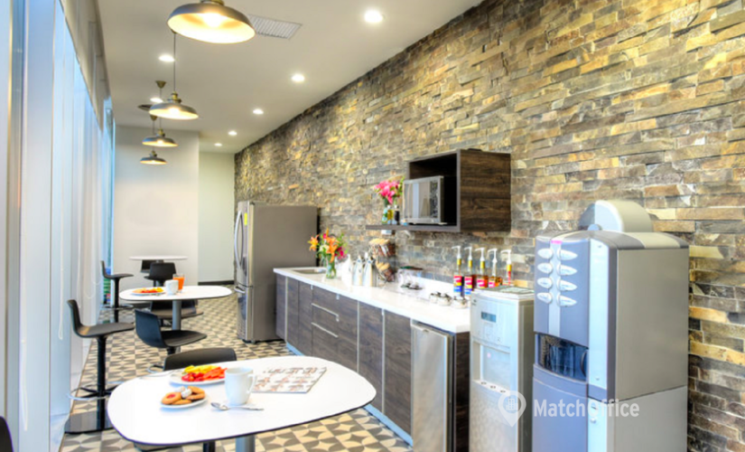 500 m² Serviced office in Guadalajara, Avenida de las Américas 1500 (44610) - 4 | MatchOffice.com