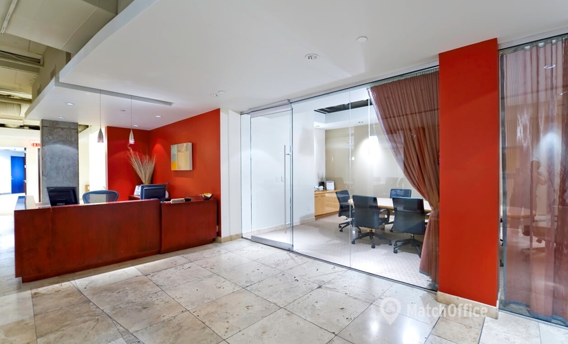 250 m² Serviced office in Phoenix, AZ, 2575 East Camelback (85016) - 1 | MatchOffice.com