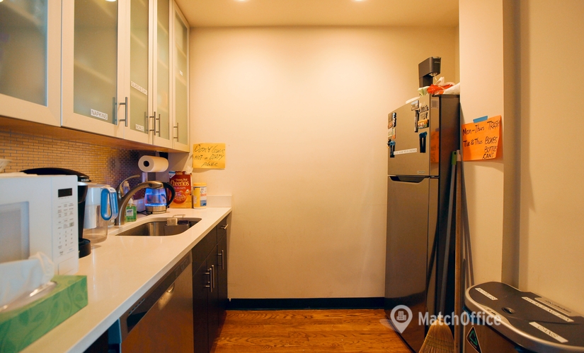 250 m² Business space building available to rent in New York Queens, NY, 3640 37th St  (11101) - 2 | MatchOffice