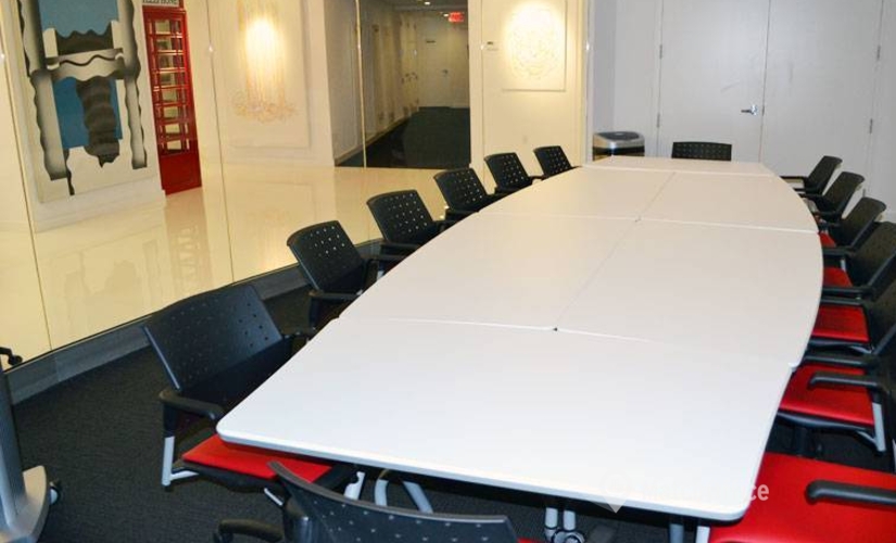 50 m² Business space in Miami, FL, 990 Biscayne blvd (33132) - 1 | MatchOffice