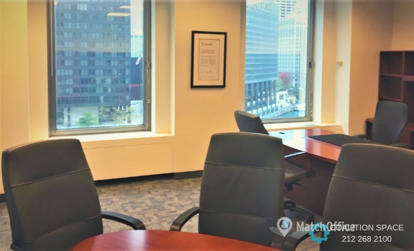 Join suitable a 1300 m² Coworking  in Chicago, IL, East Upper Wacker Drive 1 (60601) - 4 | MatchOffice.com