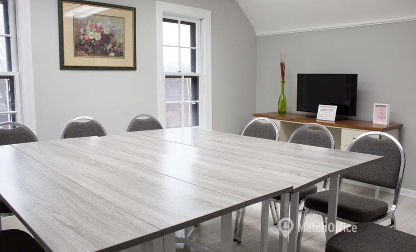 17 m² Co-working  in Cleveland, OH, Churchill Hubbard Road 985 (44505) - 1 | MatchOffice.com