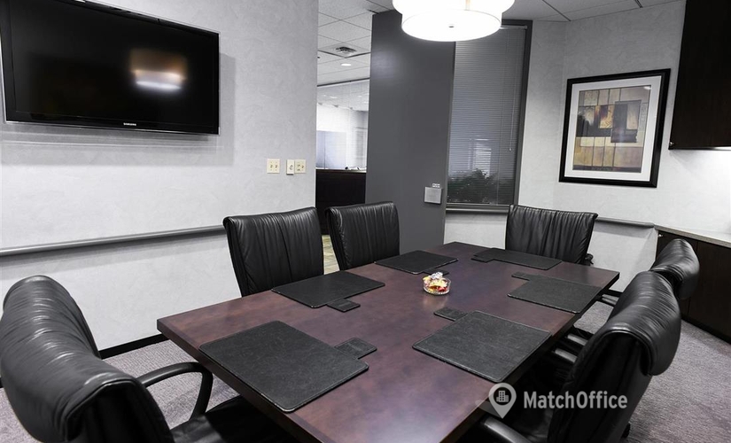 150 m² Shared workspace  in Schaumburg, IL, 1901 North Roselle Road (60195) - 2 | MatchOffice.com