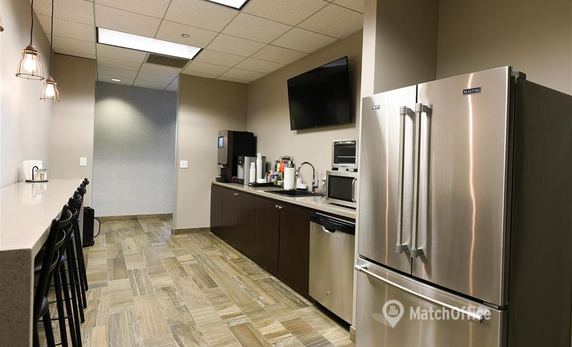 150 m² Coworking space  in Schaumburg, IL, 1901 North Roselle Road (60195) - 3 | MatchOffice.com