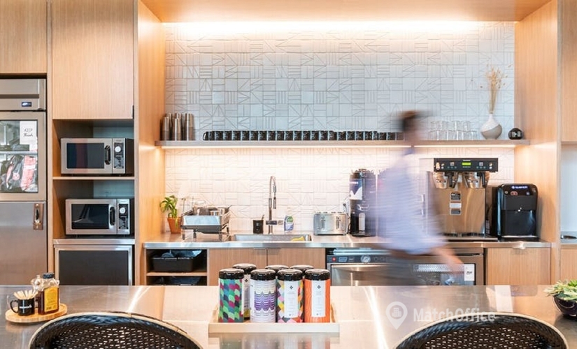 150 m² Business space property for rent in Newport Beach, CA,  100 Bayview Circle (92660) - 2 | MatchOffice
