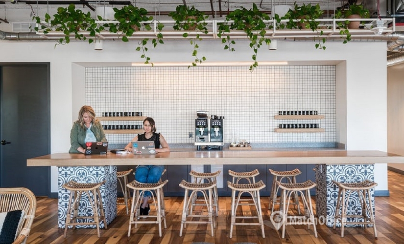 150 m² Business space place up for rent in Phoenix, AZ, 2425 East Camelback Road Suite 150 (85016) - 0 | MatchOffice