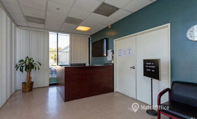 2500 m² Shared workspace  in Compton, South Vía Barron 19914 (90220) - 1 | MatchOffice.com