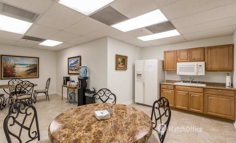 700 m² Serviced office building up for rent in Fort Myers, FL, Cleveland Avenue 3049 (33901) - 1 | MatchOffice.com