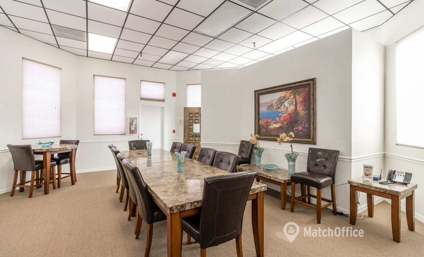 700 m² Business space building for rent in Fort Myers, FL, Cleveland Avenue 3049 (33901) - 2 | MatchOffice.com