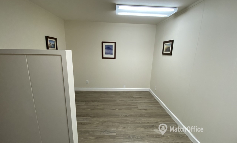 165 m² Business center building up for rent in Cary, NC, Kilmayne Drive 103 (27511) - 4 | MatchOffice.com