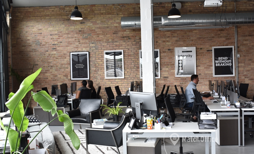 16006 m² Shared office  in Chicago, IL, 3033 N Clark St (60657) - 1 | MatchOffice.com