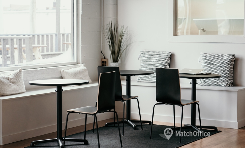 400 m² Business office up for rent in Nashville, TN, Van Buren Street 205, 37208 - 1 | MatchOffice