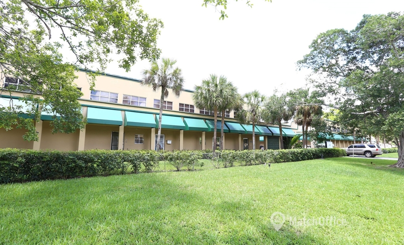 10000 m² Business center in Miami Lakes, FL, 5881 NW 151st St (33014) - 2 | MatchOffice