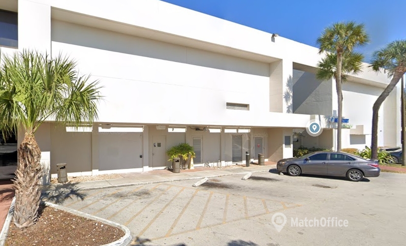 1767 m² Store for rent in North Miami, FL, 900 NE 125st drive thru (33161) - 0 | MatchOffice.com