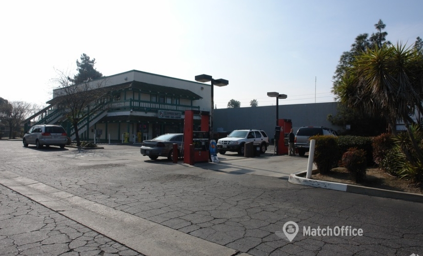 1800 m² Business center in Visalia, CA, 2407 W Whitendale Ave (93277) - 1 | MatchOffice.com