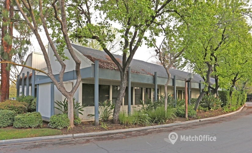 1200 m² Business park in Fresno, CA, 2503 West Shaw Ave (93711) - 0 | MatchOffice.com