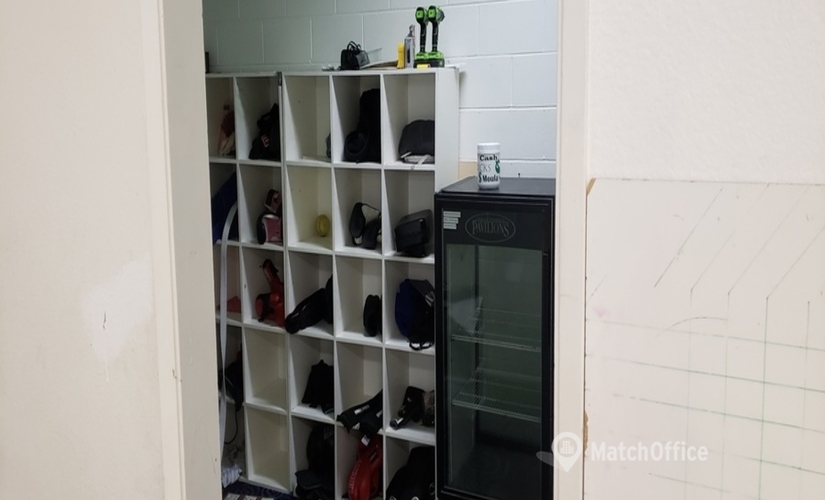 3700 m² Business center in Reedley, CA, 1670 12th St (93654) - 0 | MatchOffice.com