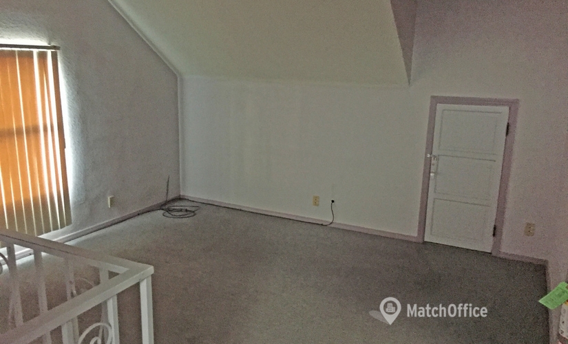 3000 m² Business center in Porterville, CA, 303 W Henderson Ave (93257) - 1 | MatchOffice.com