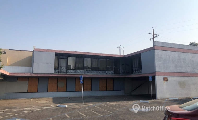 4729 m² Business space in Fresno, CA, 2918 N Blackstone Ave (93703) - 3 | MatchOffice