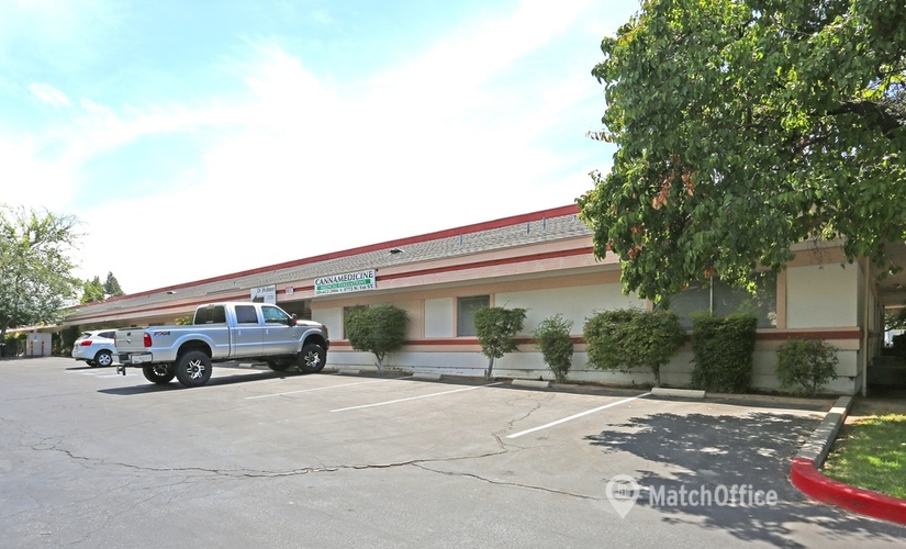 48688 m² Business space in Fresno, CA, 3710 N First Street (93726) - 1 | MatchOffice.com