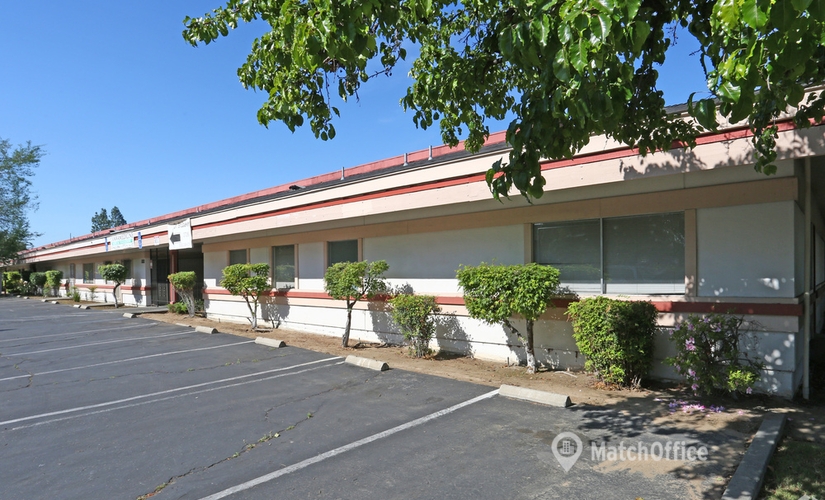 48688 m² Business center in Fresno, CA, 3710 N First Street (93726) - 2 | MatchOffice.com