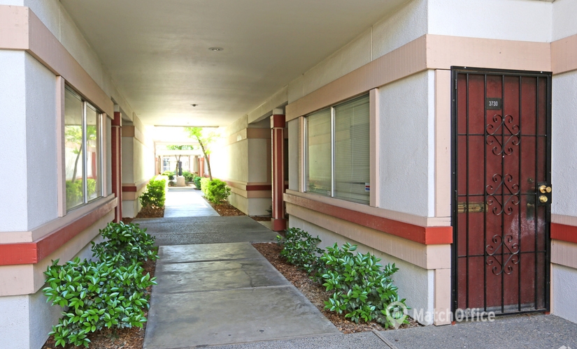 48688 m² Business center in Fresno, CA, 3710 N First Street (93726) - 3 | MatchOffice