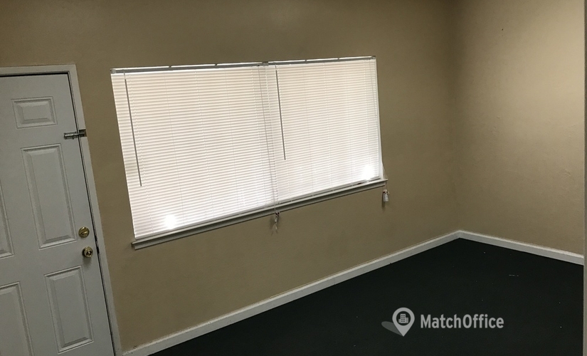 48688 m² Business center in Fresno, CA, 3710 N First Street (93726) - 4 | MatchOffice.com