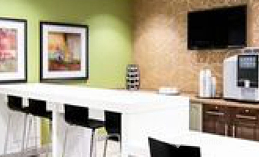 1076 m² Conference space in Scottsdale, AZ, East Greenway Parkway 7047 (85254) - 3 | MatchOffice.com