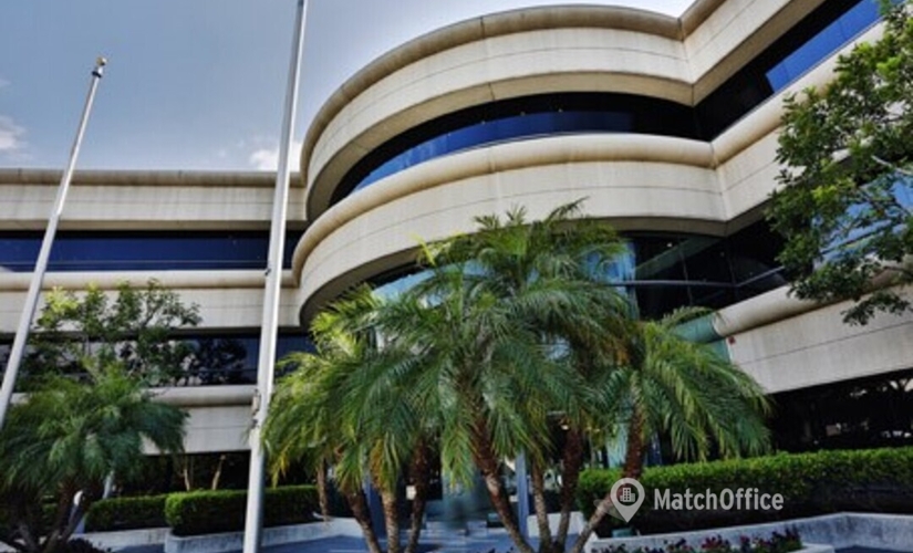 1076 m² Conference hall in Woodland Hills, CA, Burbank Boulevard 21900 (91367) - 1 | MatchOffice.com