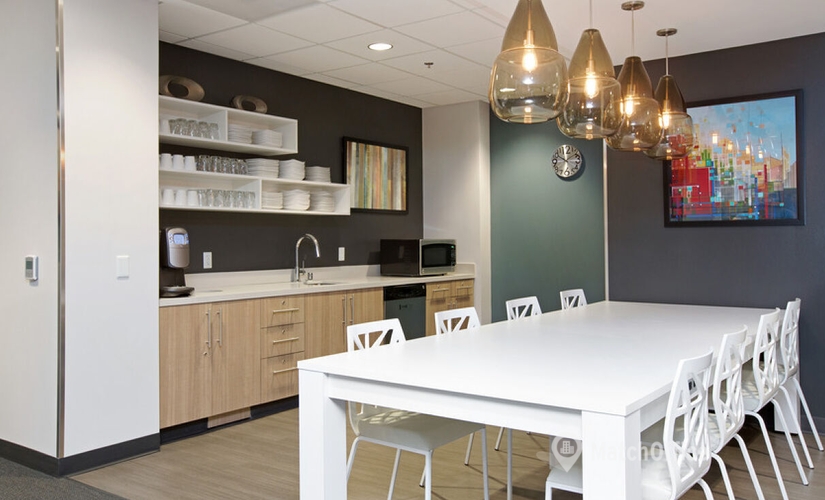 2691 m² Shared workspace  in Santa Monica, CA, 2447 Pacific Coast Highway (90254) - 3 | MatchOffice.com