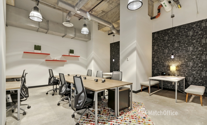 1076 m² Conference center in Chicago, IL, 5113 South Harper (60615) - 1 | MatchOffice.com