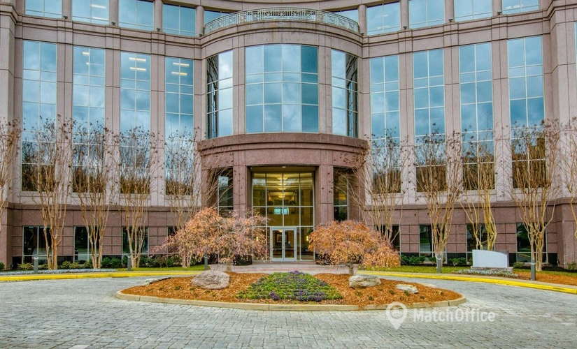 2691 m² Shared office in Nashville, TN, 40 Burton Hills Boulevard (37215) - 1 | MatchOffice