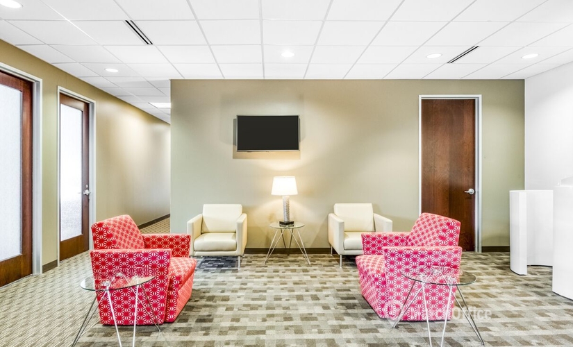 2691 m² Coworking  in Greensboro, NC, 717 Green Valley Road (27408) - 0 | MatchOffice