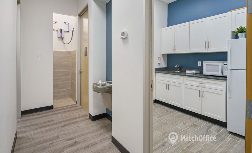 131 m² Coworking  in Dallas, TX, Marsh Lane 2414 (75006) - 1 | MatchOffice.com