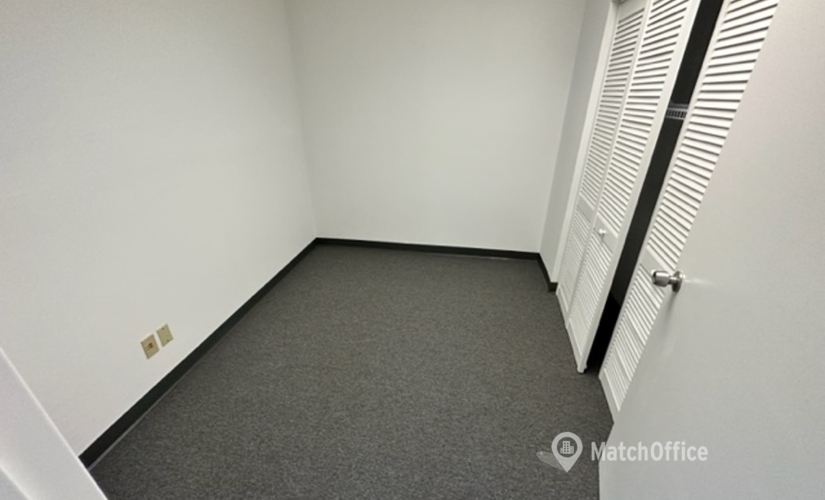 Office South Perimeter Road 1925 33309 Fort Lauderdale, FL