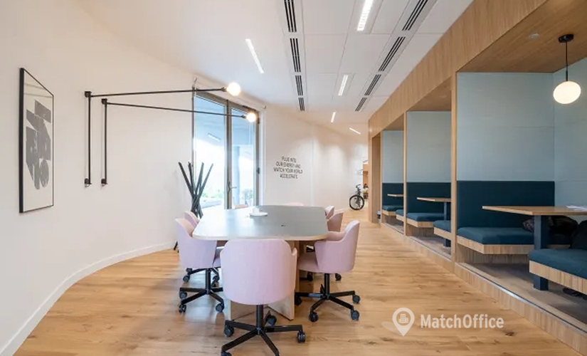 100 m² Business space in Reading, PA, 2395 Lancaster Ave (19607) - 1 | MatchOffice.com