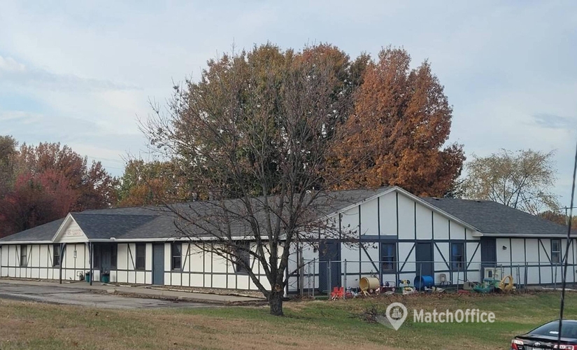 1900 m² Business space in Topeka, KS, 4015 SW 21st St (66604) - 0 | MatchOffice
