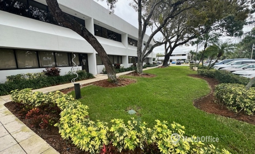 Office Northlake Boulevard 4362 33410 Palm Beach Gardens, FL